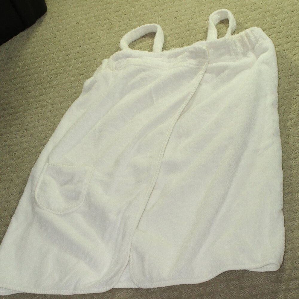 Vintage Cabernet Medium White 100% Cotton Terry Swim Wrap